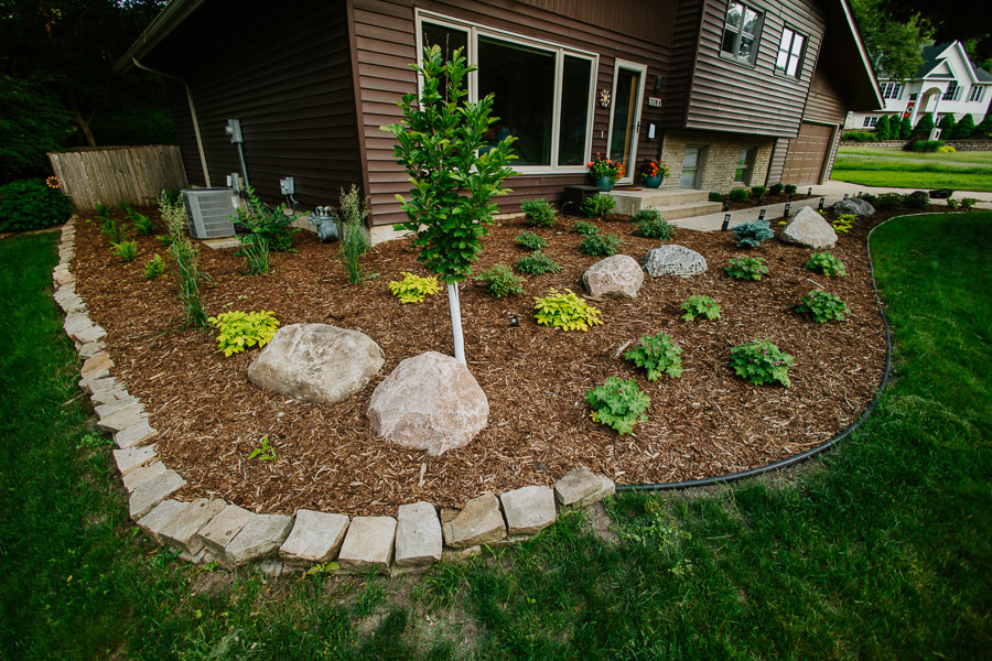 Landscape bed in Rochester, MN designer by Michael Blazing